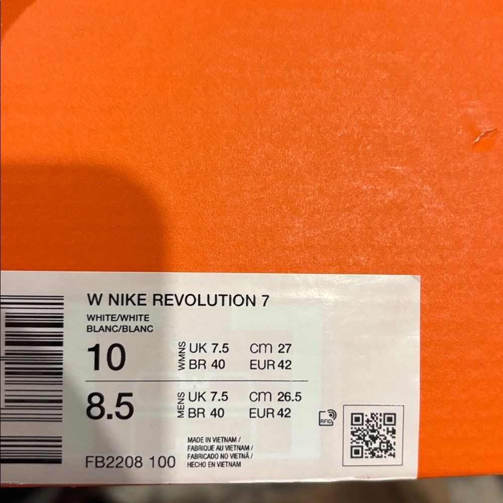 Nike Women’s Revolution 7 Running Shoes - Picture 8 of 8